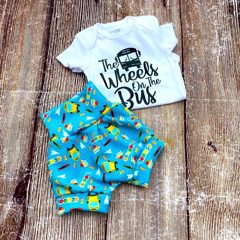 Cute baby bummies and onesie set
